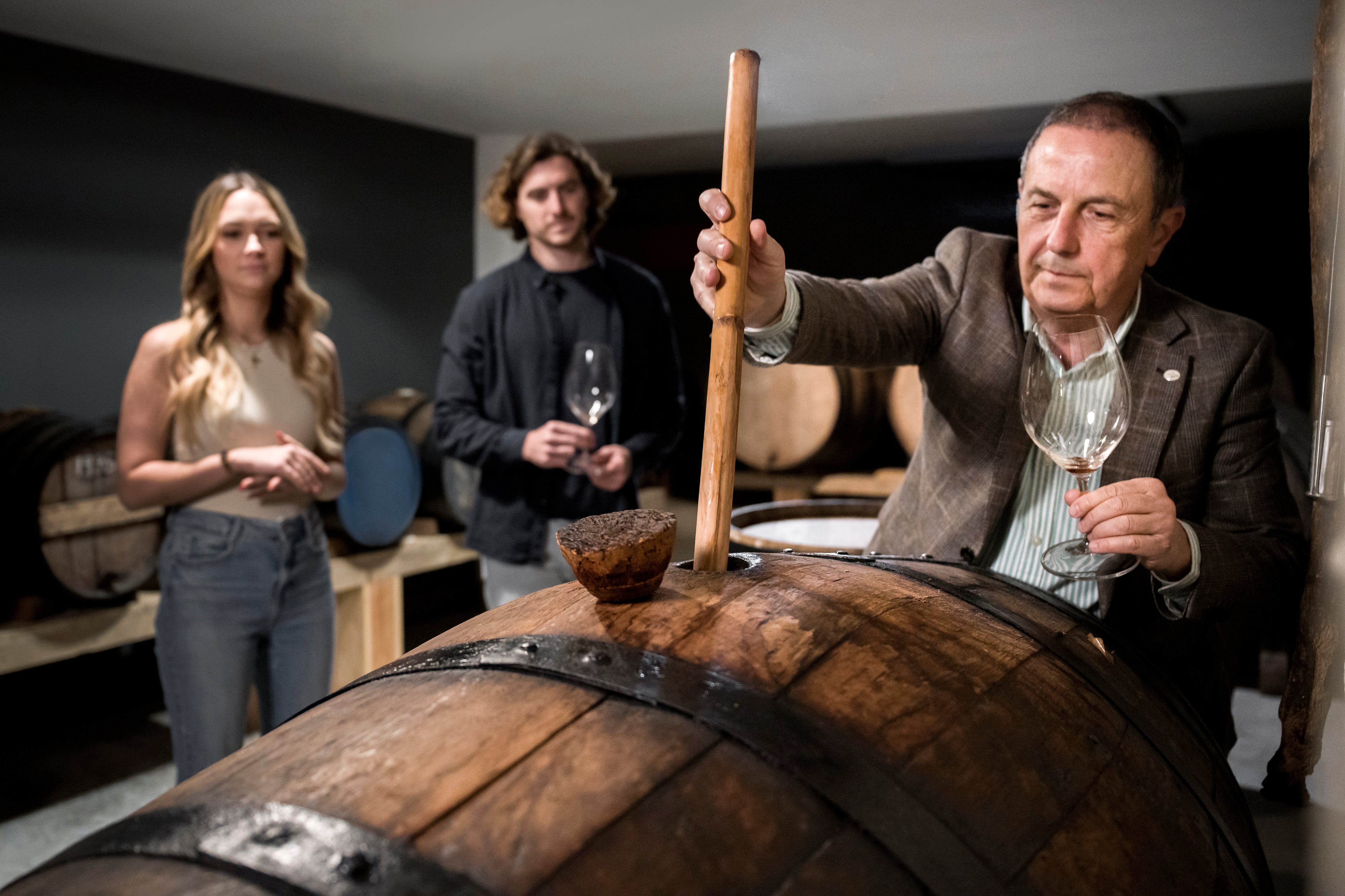 Bespoke Italian wine: custom blending & private label guide