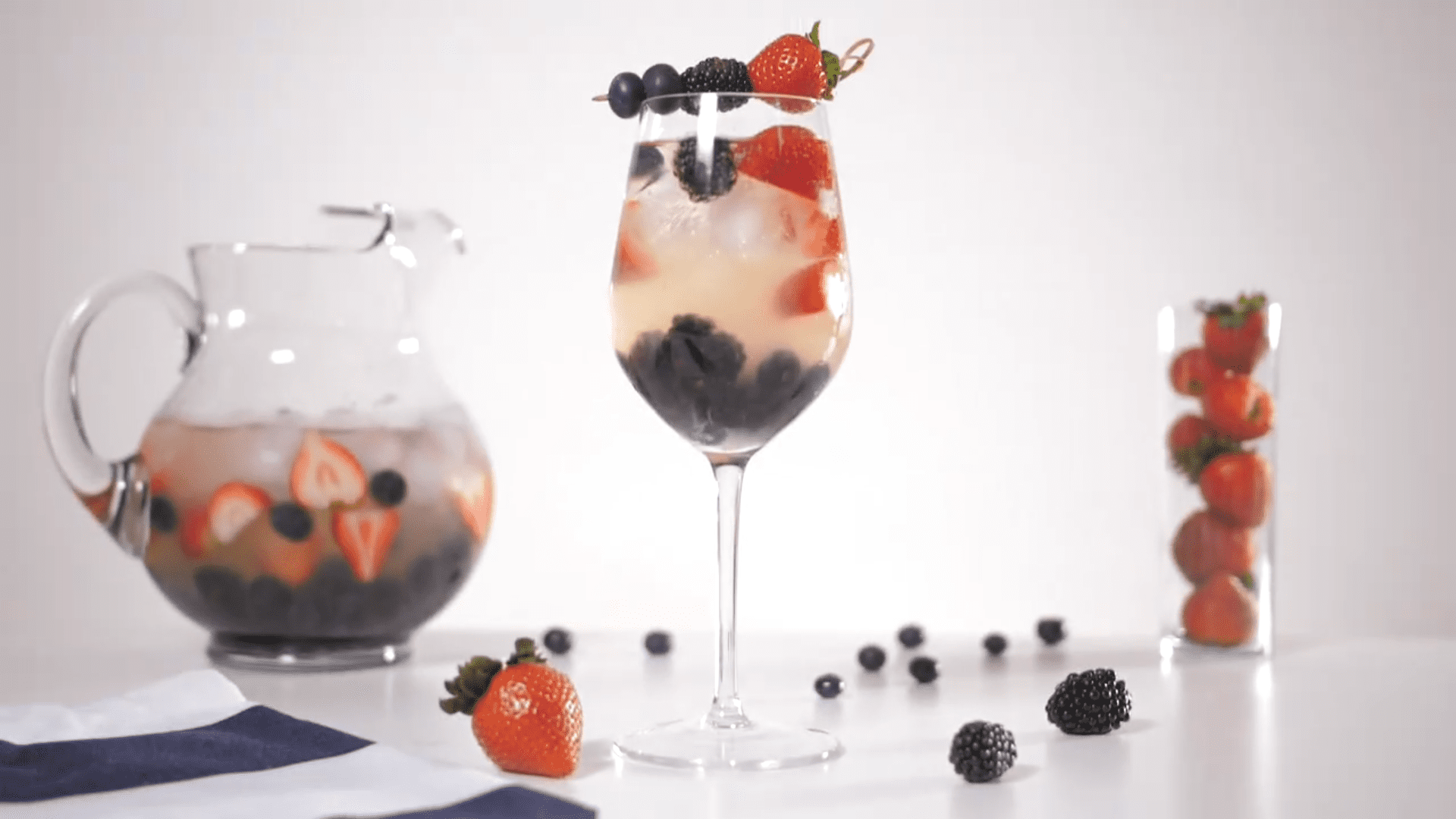 Make A Light, Fruity and Refreshing White Wine Sangria for Any Occasion