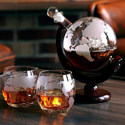 NutriChef Glass Whiskey Decanter - 850ml Globe Whiskey Carafe Alcohol Decanter Set with Glasses , Liquor Lead Free Decanter w/ Stopper & Base, For Brandy Wine Cognac Rum Gin Scotch Bourbon